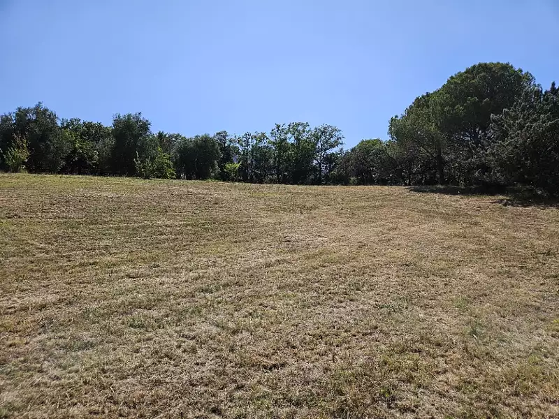 Terrain à bâtir, 950 m² - Roquebrune-sur-Argens (83520)