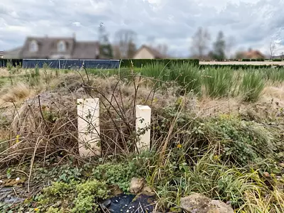 Terrain à bâtir, 2 000 m²