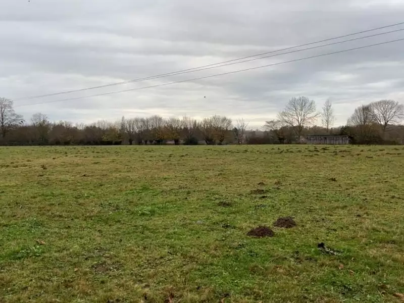 Terrain à bâtir, 573 m² - Forges-les-Eaux (76440)