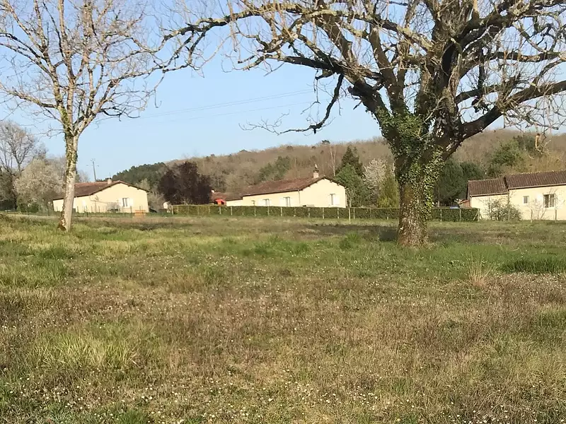 Terrain à bâtir, 403 m² - Suippes (51600)