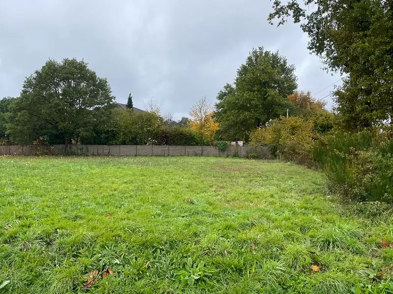 Terrain à bâtir, 1 360 m² - Moissannes (87400)