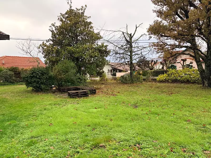 Terrain à bâtir, 900 m² - Castelnau-de-Médoc (33480)