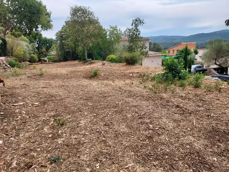 Maison neuve, 110 m² - Camps-la-Source (83170)