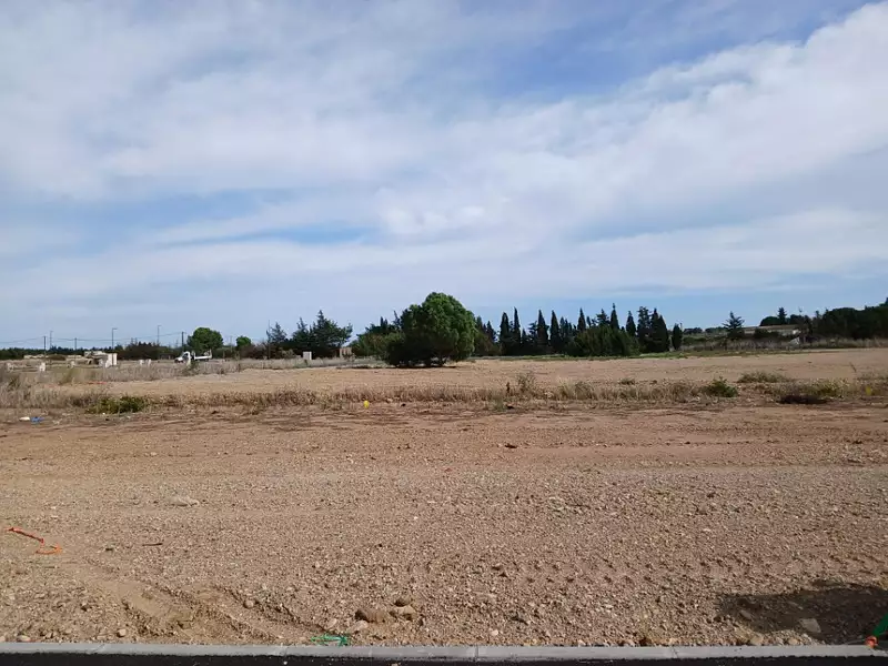 Terrain à bâtir, 389 m² - Sauvian (34410)