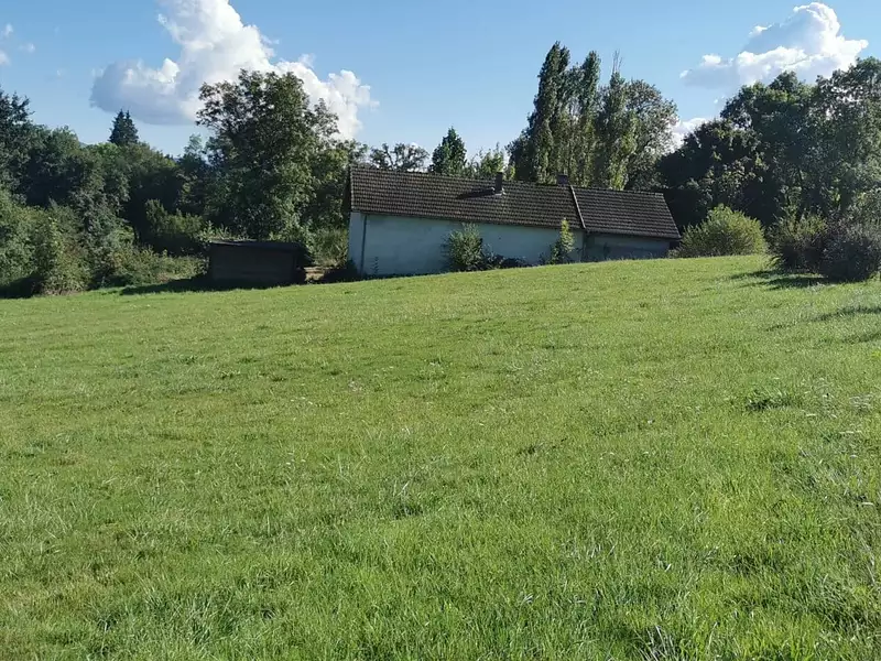 Terrain à bâtir, 977 m² - Le Breuil (03120)