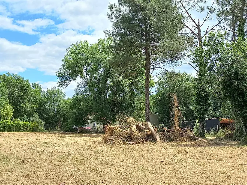 Terrain à bâtir, 1 642 m² - Ménesplet (24700)