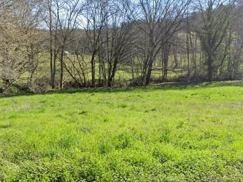 Terrain à bâtir, 1 824 m² - Malemort (19360)