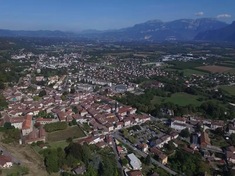 Terrain à bâtir, 325 m² - Tullins (38210)