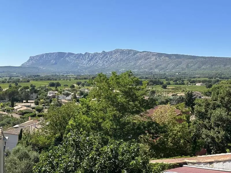 Terrain à bâtir, 500 m² - Pourrières (83910)