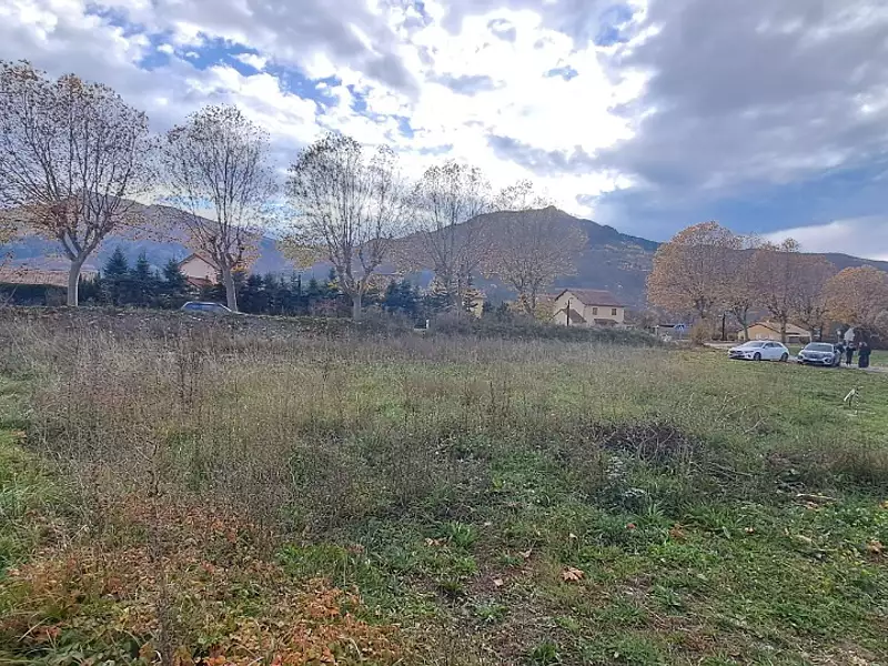 Terrain à bâtir, 597 m² - La Roche-des-Arnauds (05400)
