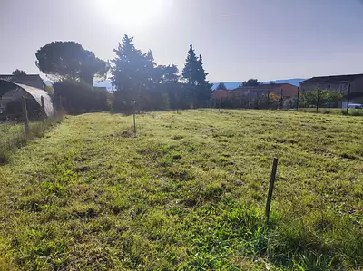 Terrain à bâtir, 338 m²
