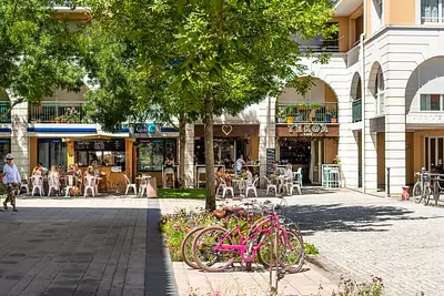 LE CASTELNAU - PARKING