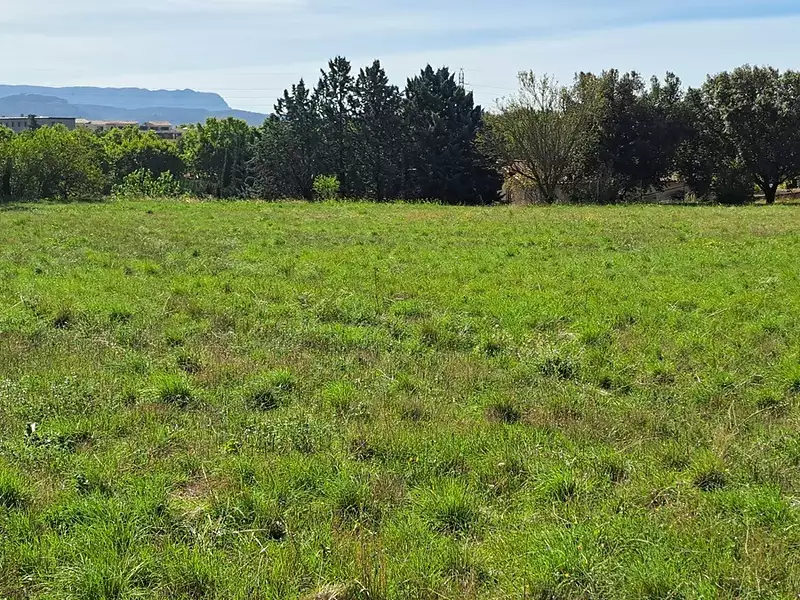 Terrain à bâtir, 190 m² - Pertuis (84120)