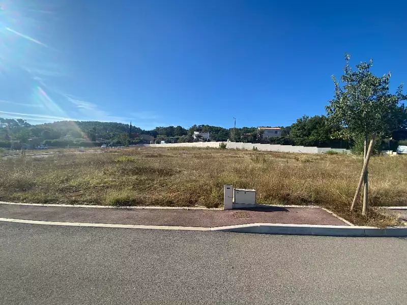 Terrain à bâtir, 414 m² - Brignoles (83170)