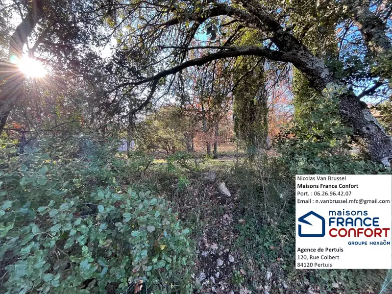 Terrain à bâtir, 1 500 m² - Régusse (83630)