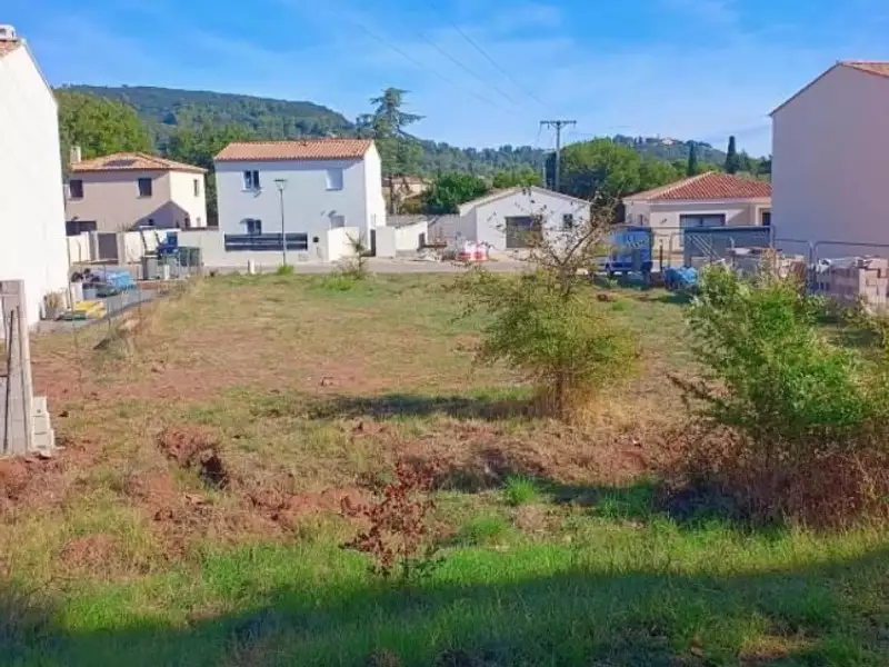 Terrain à bâtir, 442 m² - Le Cannet-des-Maures (83340)