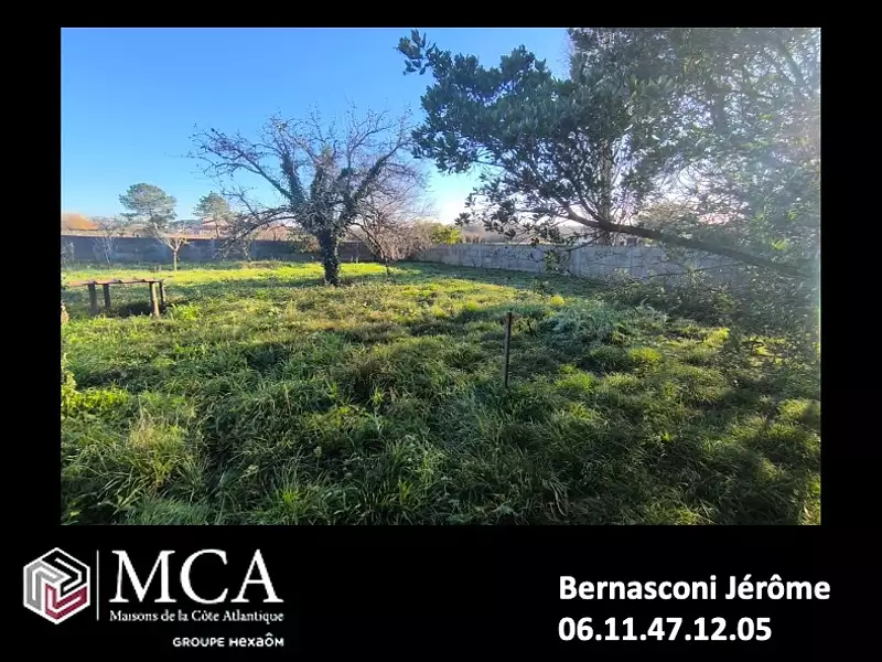 Terrain à bâtir, 775 m² - Prignac-et-Marcamps (33710)