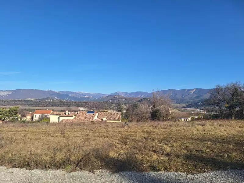 Terrain à bâtir, 585 m² - Aubignosc (04200)