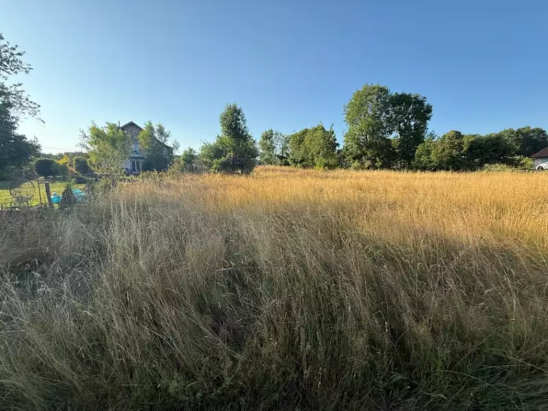 Terrain à bâtir, 1 200 m² - Saint-Genix-les-Villages (73240)