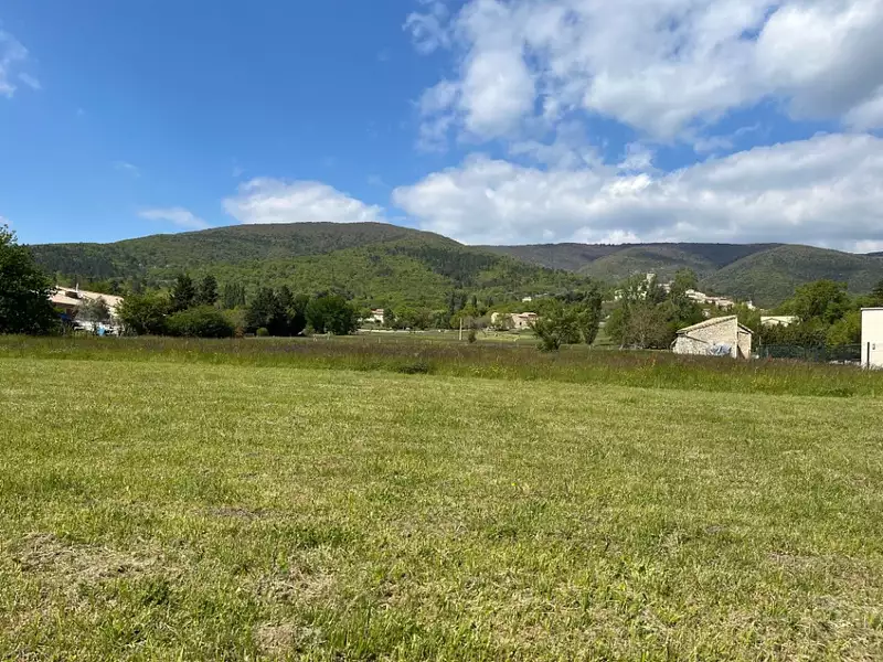 Terrain à bâtir, 500 m² - Le Poët-Laval (26160)