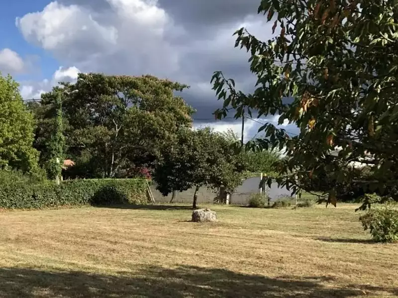 Terrain à bâtir, 600 m² - Landiras (33720)