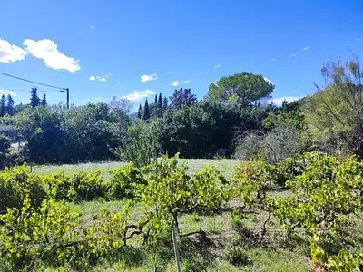 Terrain à bâtir, 689 m²