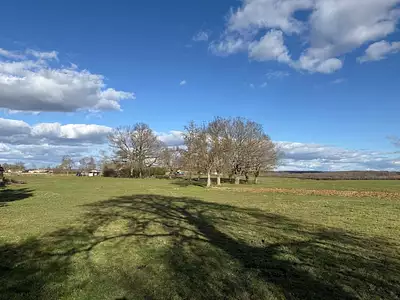 Terrain à bâtir, 2 000 m²