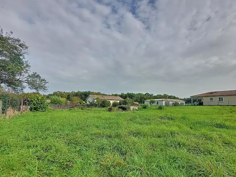 Terrain à bâtir, 500 m² - Brach (33480)