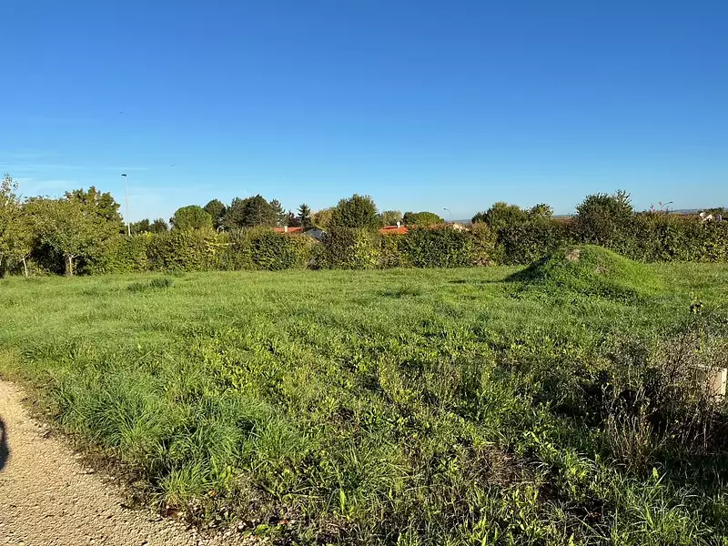 Terrain à bâtir, 621 m² - Barbezieux-Saint-Hilaire (16300)