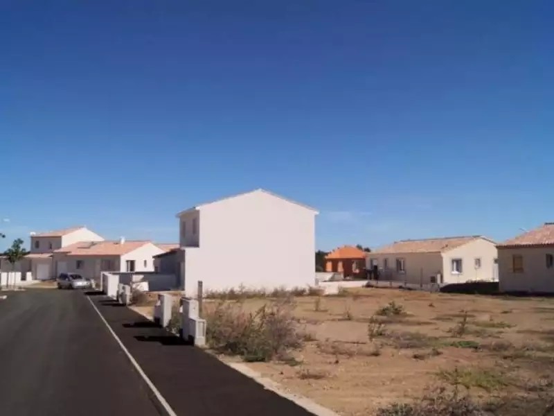 Terrain à bâtir, 304 m² - Nîmes (30000)