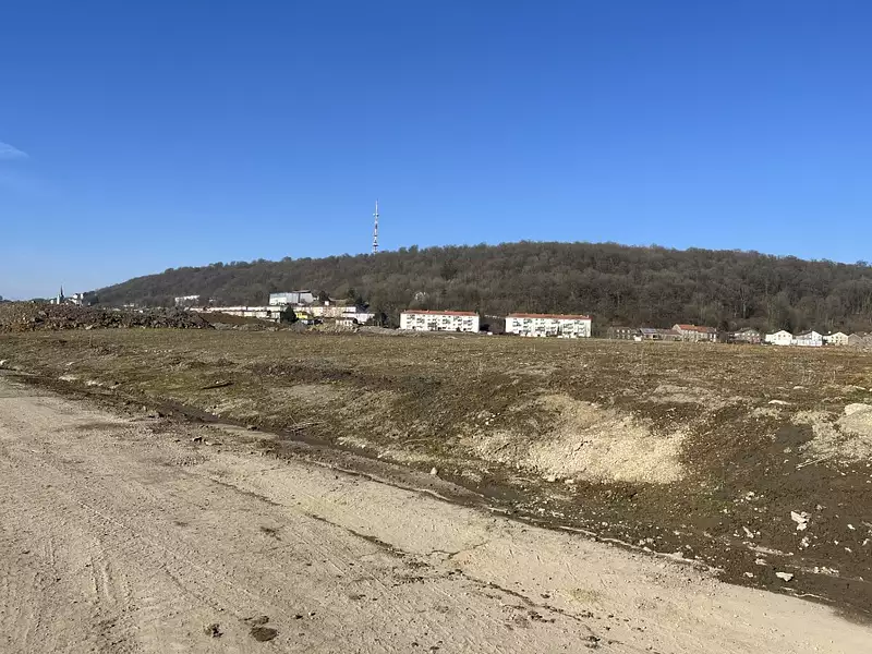 Terrain à bâtir, 300 m² - Herserange (54440)