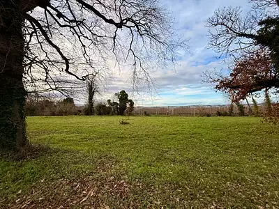Terrain à bâtir, 1 900 m²