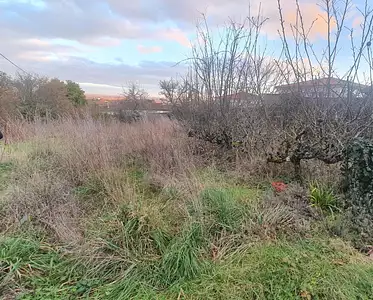 Terrain à bâtir, 700 m²