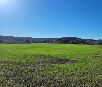 Terrain à bâtir, 2 500 m²