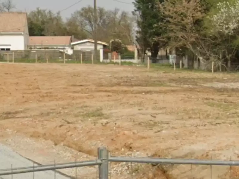 Terrain à bâtir, 330 m² - Tresses (33370)
