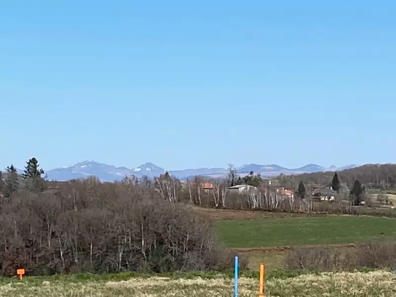 Terrain à bâtir, 1 471 m² - Roannes-Saint-Mary (15220)