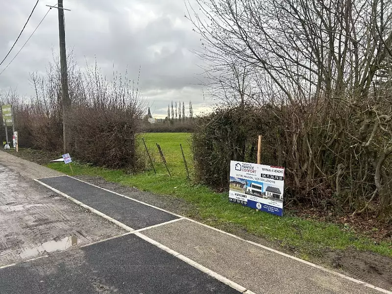 Terrain à bâtir, 550 m² - Louvignies-Quesnoy (59530)