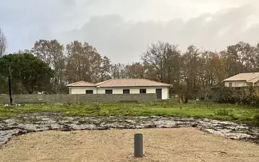 Terrain à bâtir, 694 m²