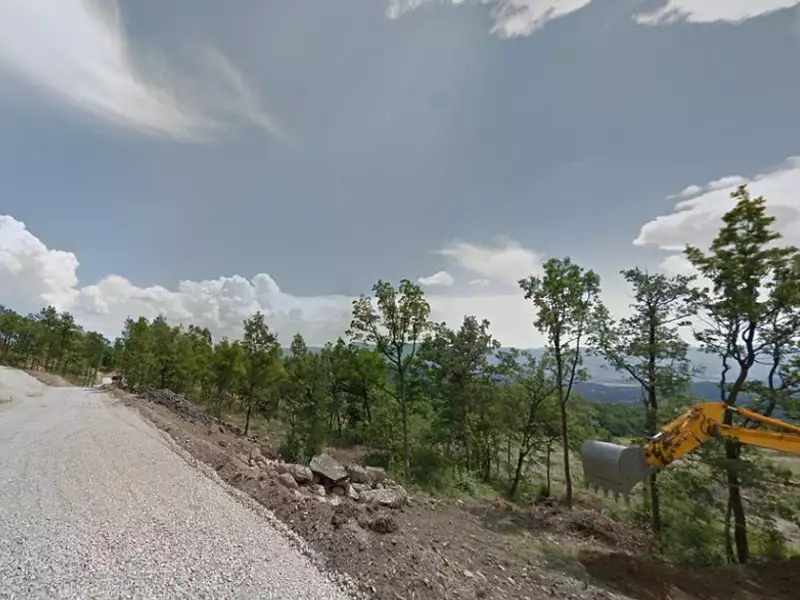 Terrain à bâtir, 800 m² - Pelleautier (05000)