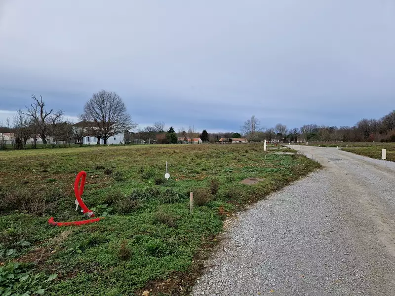 Terrain à bâtir, 530 m² - Avy (17800)