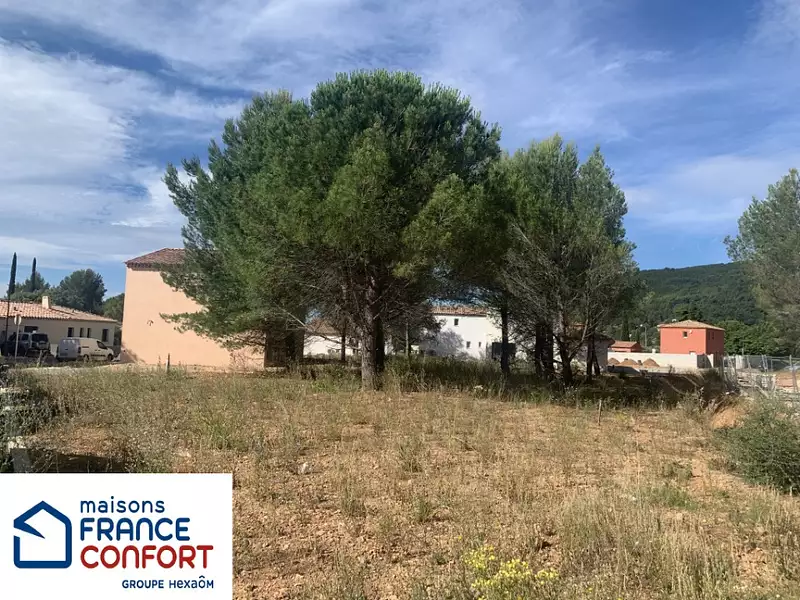 Terrain à bâtir, 512 m² - Cuers (83390)