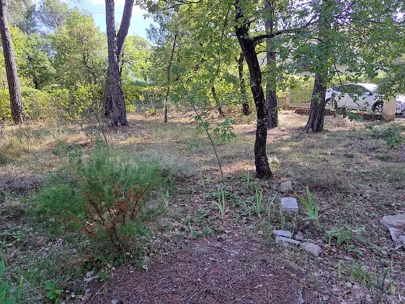 Terrain à bâtir, 980 m² - Gréasque (13850)