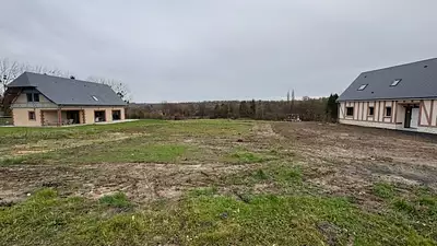 Terrain à bâtir, 1 100 m²