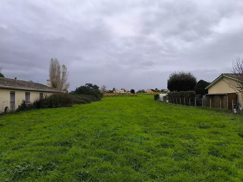 Terrain à bâtir, 1 610 m² - Saint-Germain-du-Puch (33750)