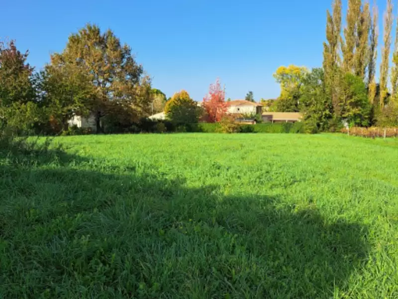 Terrain à bâtir, 800 m² - Saint-Denis-de-Pile (33910)