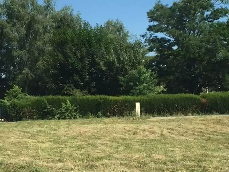 Terrain à bâtir, 589 m² - Bignoux (86800)