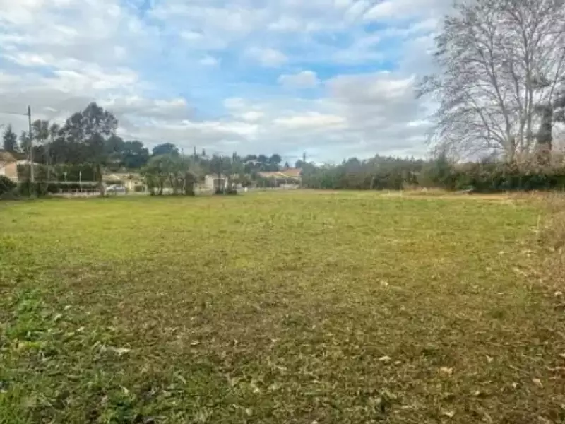 Terrain à bâtir, 660 m² - Saint-Chamas (13250)