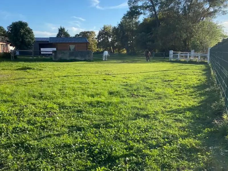 Terrain à bâtir, 1 045 m² - Bassens (33530)