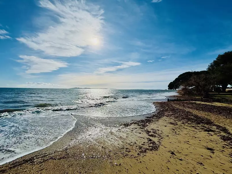 Terrain à bâtir, 690 m² - Carqueiranne (83320)