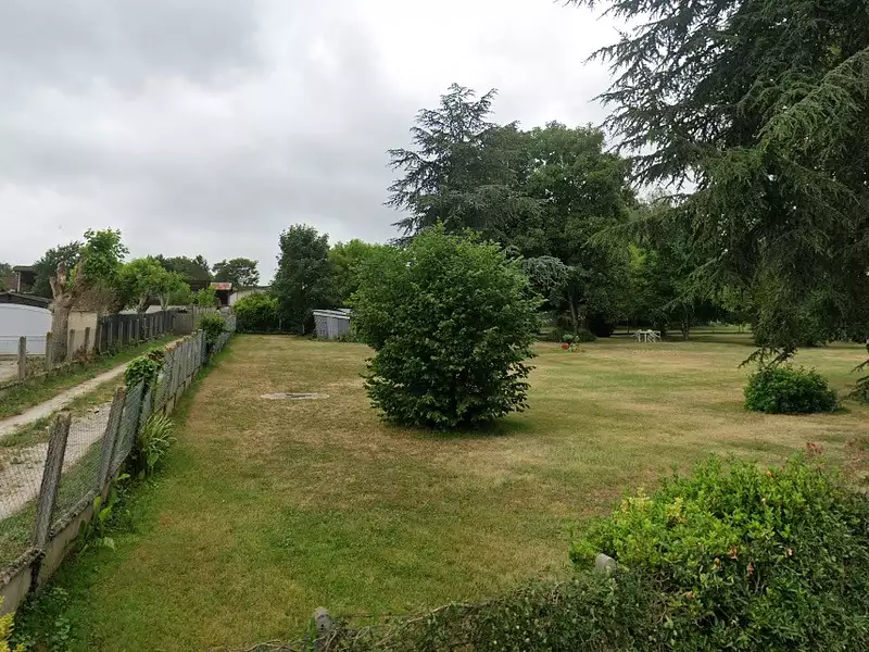 Terrain à bâtir, 796 m² - Pisany (17600)